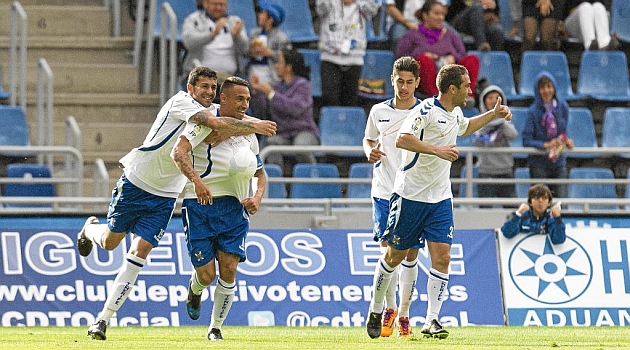 Suso celebra el gol ante el Recreativo que vali el triunfo / Santiago Ferrero (Marca)