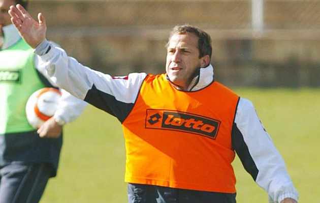 Vctor Muoz en un entrenamiento con el Real Zaragoza. / Toni Galn