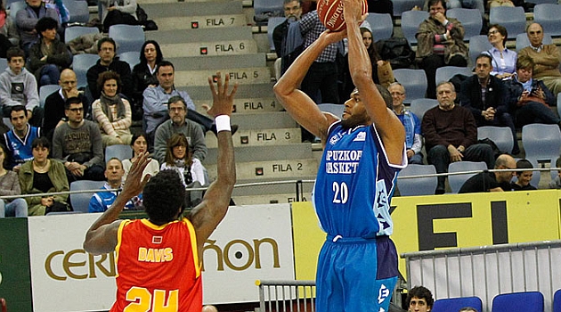 El Gipuzkoa Basket gan desde el
tiro libre a un pelen UCAM Murcia