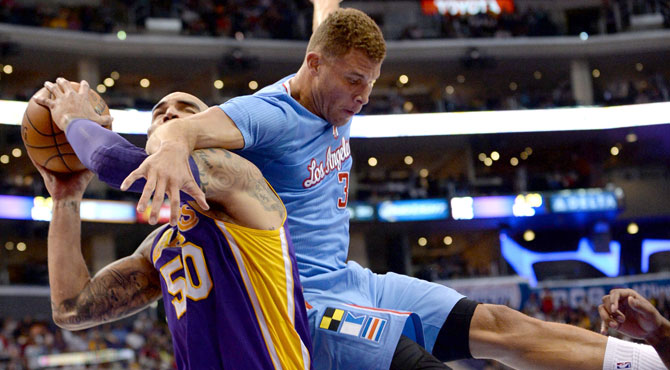 'King' James 'LeBroniza' a los Knicks y los Lakers mancillan su historia