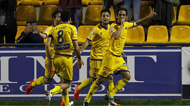 Sergio Mora celebra el segundo gol anotado ante Las Palmas / Rafa Casal (Marca)
