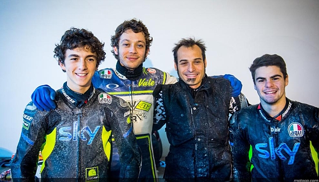Miembros del SKY VR46 Bagnaia, Rossi, Guareschi y Fenati