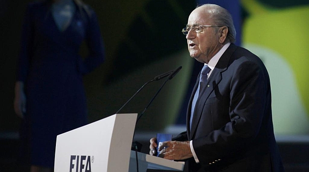 Blatter: Lo que Alves toler anoche es una barbaridad