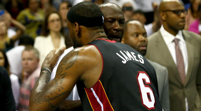 LeBron y Jordan sellan un abrazo sucesorio para la historia de la NBA