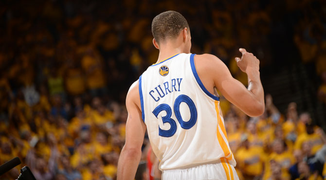 Curry aprovecha el terremoto racial de los Clippers para forzar la muerte sbita