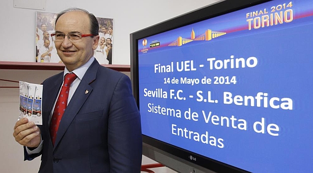 El Sevilla reserva el 75% de las 8.700
entradas recibidas a los socios ms antiguos