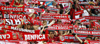 El Benfica gana el partido en las gradas
