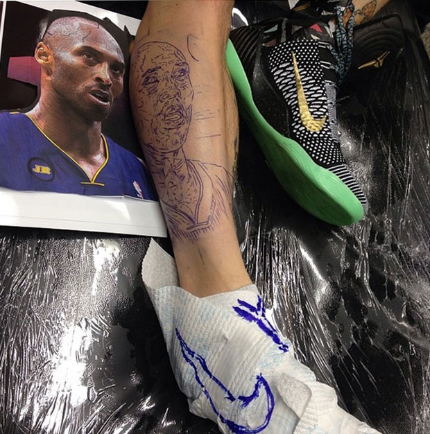Le 'roban el alma' a Kobe en su tatuaje ms realista