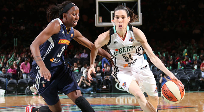 Anna Cruz debuta con victoria y roza el doble-doble en la WNBA