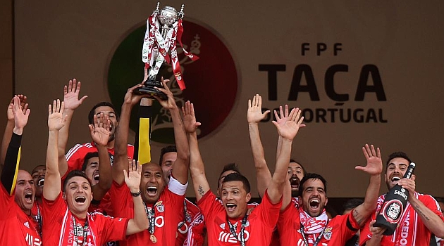 Benfica logra el triplete en Portugal