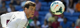 Bale canta los 40 en su primer año