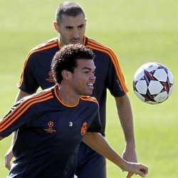 Benzema se acerca al once; Pepe se aleja de la final