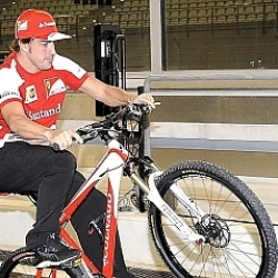 Alonso dice que los preparativos de su equipo ciclista van paso a paso