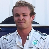 Rosberg dice que tuvo que salirse para no chocar contra el muro
