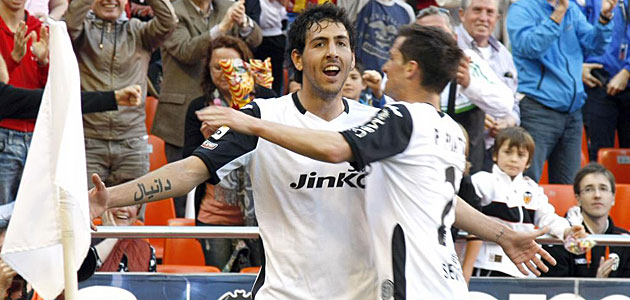Valencia swat Liverpool's Parejo hopes