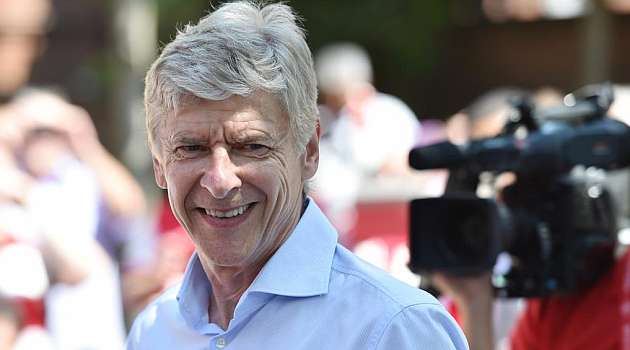 Wenger renews with Arsenal until 2017