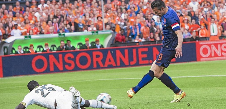 Un gol de Van Persie premia el mejor juego de la 'Oranje'
