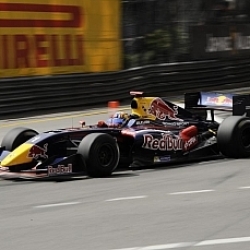 Sainz gana en Spa tras salir desde la pole