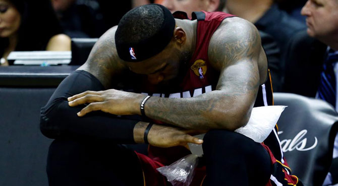 LeBron se asfixia y los Spurs estrangulan a los Heat en las Finales NBA