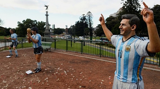 Messi immortalised next to Maradona