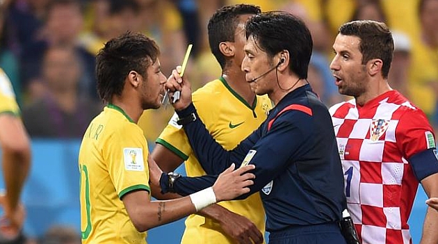 Neymar: "Jugar igual, no me preocupa
perderme un partido por la tarjeta"