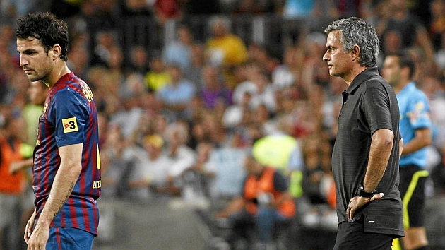 Cesc y Mourinho, en un Barcelona-Real Madrid. / FRANCESC ADELANTADO (MARCA)