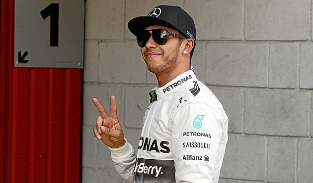 Hamilton: Rossi es mi favorito