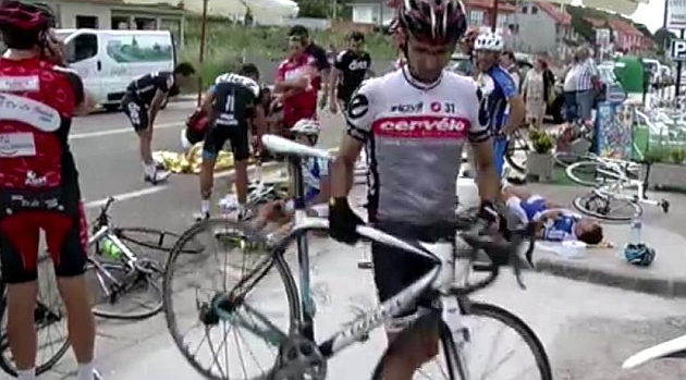 Ocho ciclistas atropellados en Pontevedra