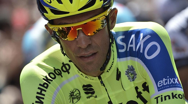 Alberto Contador durante la tercera etapa con final en Londres. AFP