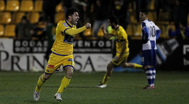 Dani Pacheco celebra un gol marcado con el Alcorcn. CHEMA REY
