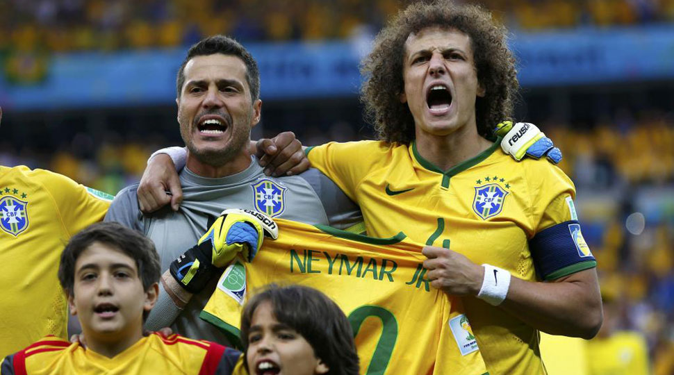 Neymar motiv a Brasil en
la ceremonia de los himnos