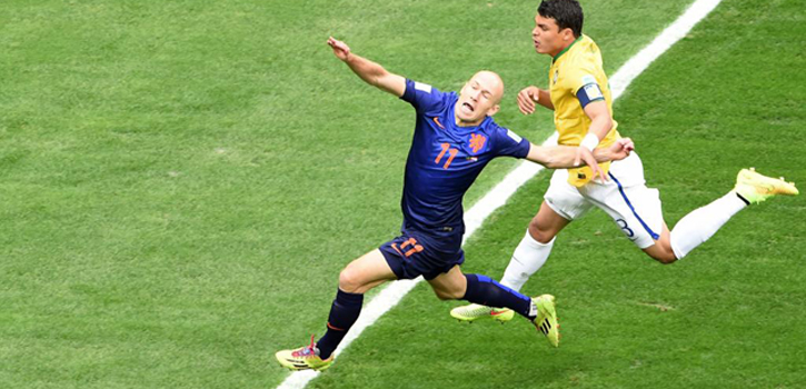 Doble error del árbitro en el Brasil-Holanda