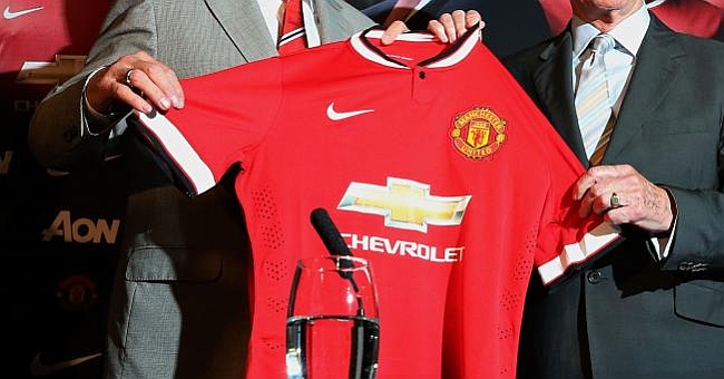 United sell bargain-price shirts after mix-up