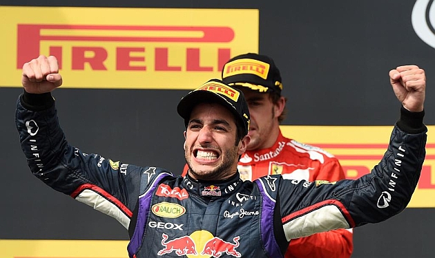 Ricciardo celebra su victoria en Hungaroring / AFP