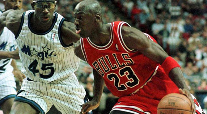 Jordan aprueba el 23 de LeBron: No me pertenece