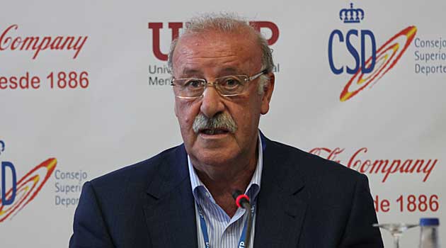 Del Bosque: We didn't take relics to the World Cup, but active players 