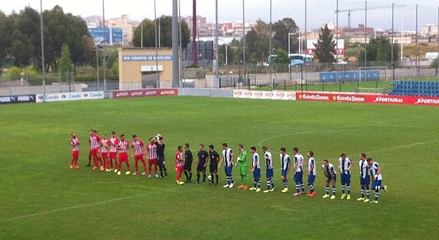 Imagen de los dos equipos antes de comenzar el choque / Twitter del Girona