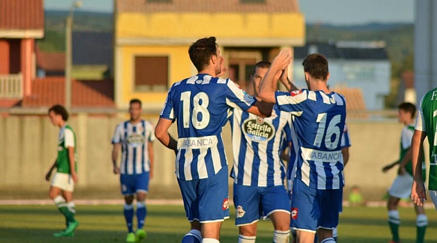 Los jugadores del Dpor, celebrando un gol ante el Racing. / FOTO: RC Deportivo