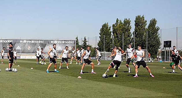 Los jugadores del Real Madrid durante el entrenamiento. FOTO: WEB REAL MADRID CF
