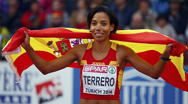 Indira Terrero se llev el bronce
en 400 en un trepidante final