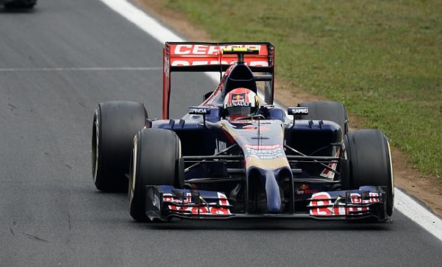 Daniil Kvyat disputando un GP con Toro Rosso / RV. RACINGPRESS