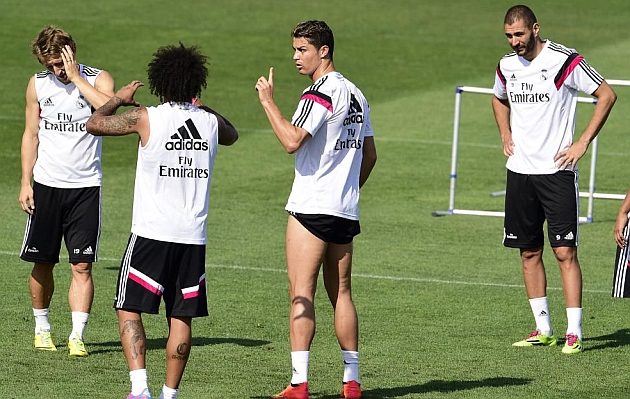 Cristiano Ronaldo training normally