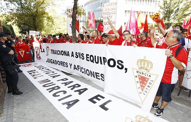 El presidente de los peistas del Murcia califica de gentuza a quienes dirigen la LFP