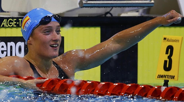 Mireia Belmonte se baa en oro en los 1500 libre