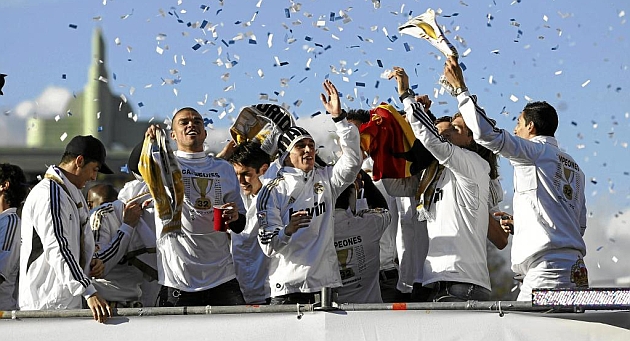 La celebracin de los jugadores del Madrid en el ltimo ttulo de la Liga del club (11/12)