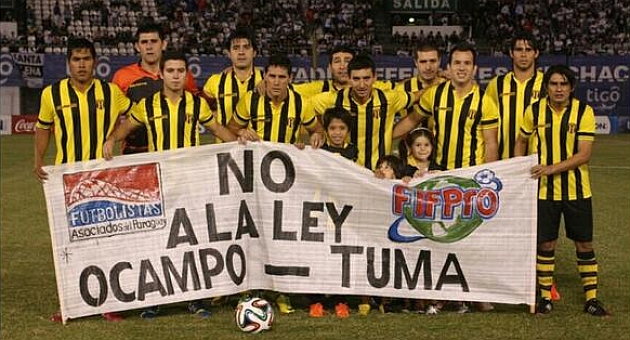 Huelga de 45 das en Paraguay por la Ley del Ftbolista profesional