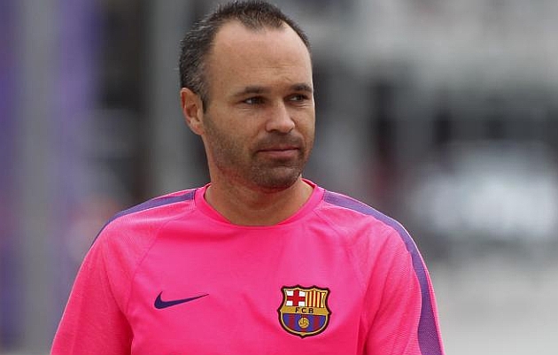 Iniesta out injured for Villarreal clash