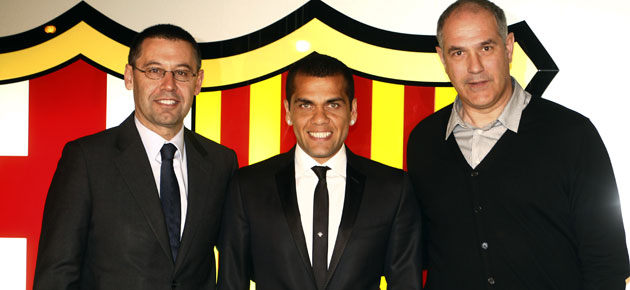 El contrato de Alves finaliza en 2015