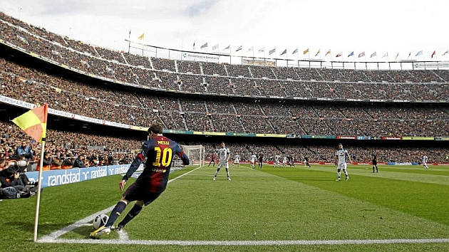 El 10 de febrero de 2013, el Barcelona jug, por primera vez en su historia, al medioda. El equipo blaugrana gole 6-1 al Getafe ante 86.000 espectadores que disfrutaron del ftbol a una hora inusual. / REUTERS