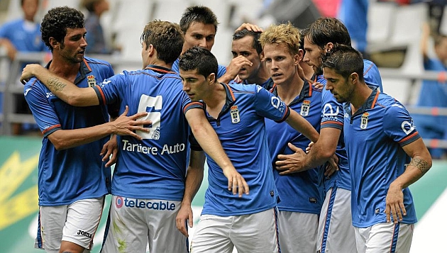 Los jugadores del Oviedo celebran un gol | FOTO: Javier Garca